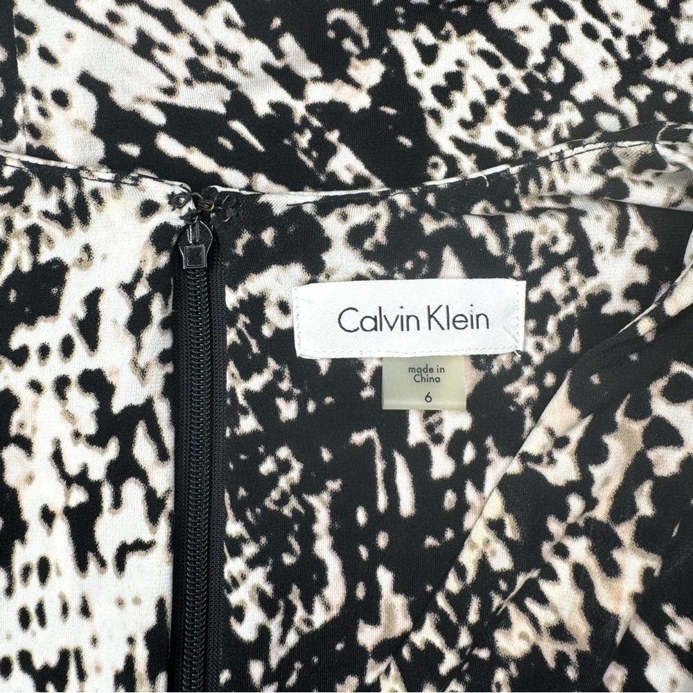 Calvin Klein V-Neck Faux Wrap Sheath Dress Black & White Print Size 6 - Picture 10 of 11
